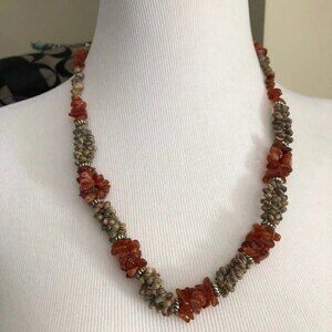 Shell Chip Stone Necklace